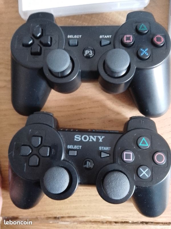 Ps3 en bon état deux mannettes + 13 jeux (image 3)
