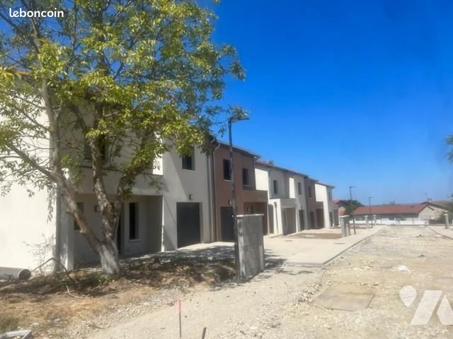 Maison 4 pièces 86 m² · à Saint-Bonnet-de-Mure · 86 m² · 1 620 €/mois