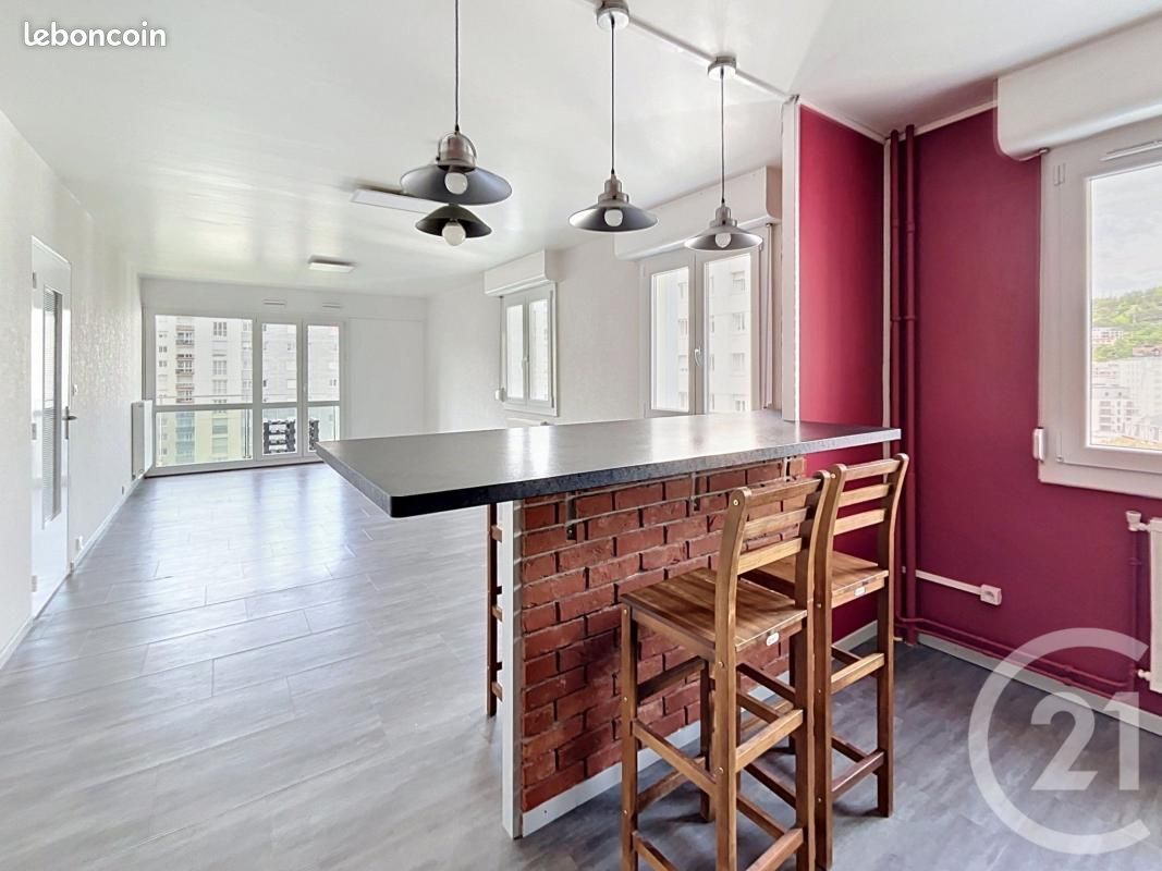 Appartement 3 pièces 81 m² · à Clermont-Ferrand · 81 m² · 900 €