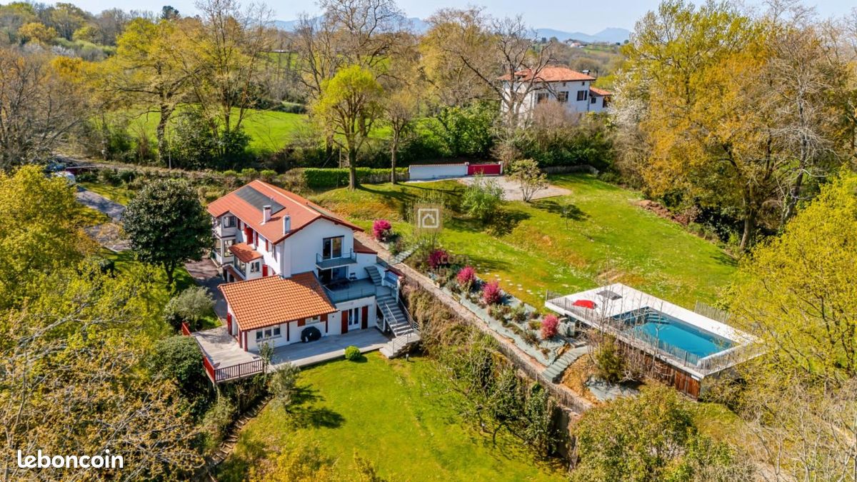 Maison 7 pièces 270 m² · à Arcangues · 270 m² · 1 350 000 €