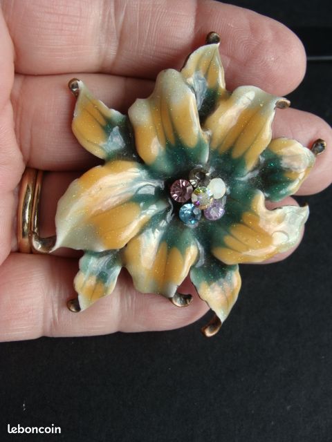 Grande Broche Fleur Vintage - Dorée, émail Bleu Et Noir, Cristaux - état Impeccable