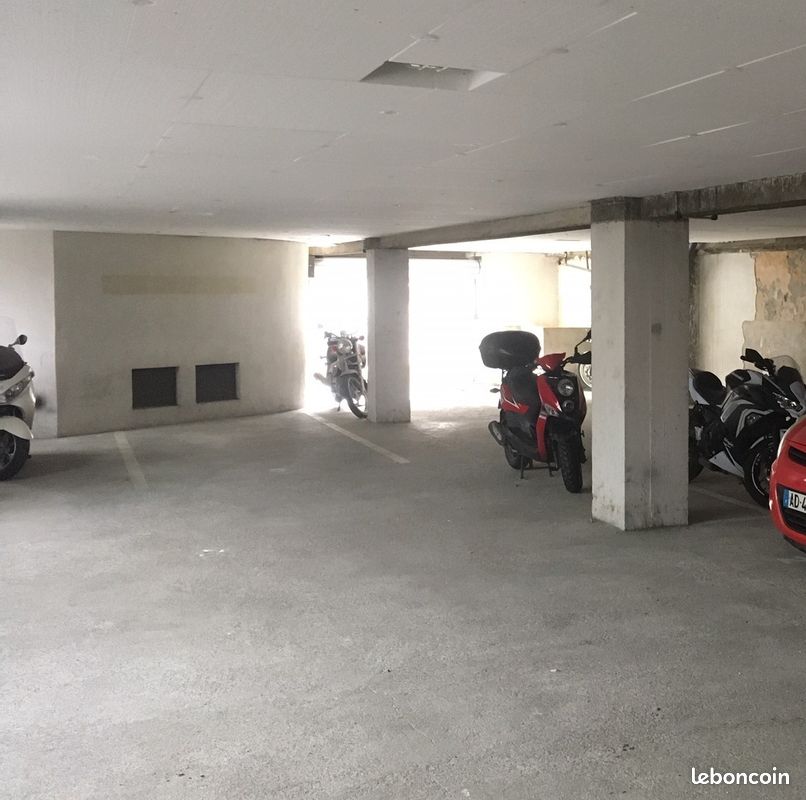 Garage (image 1)