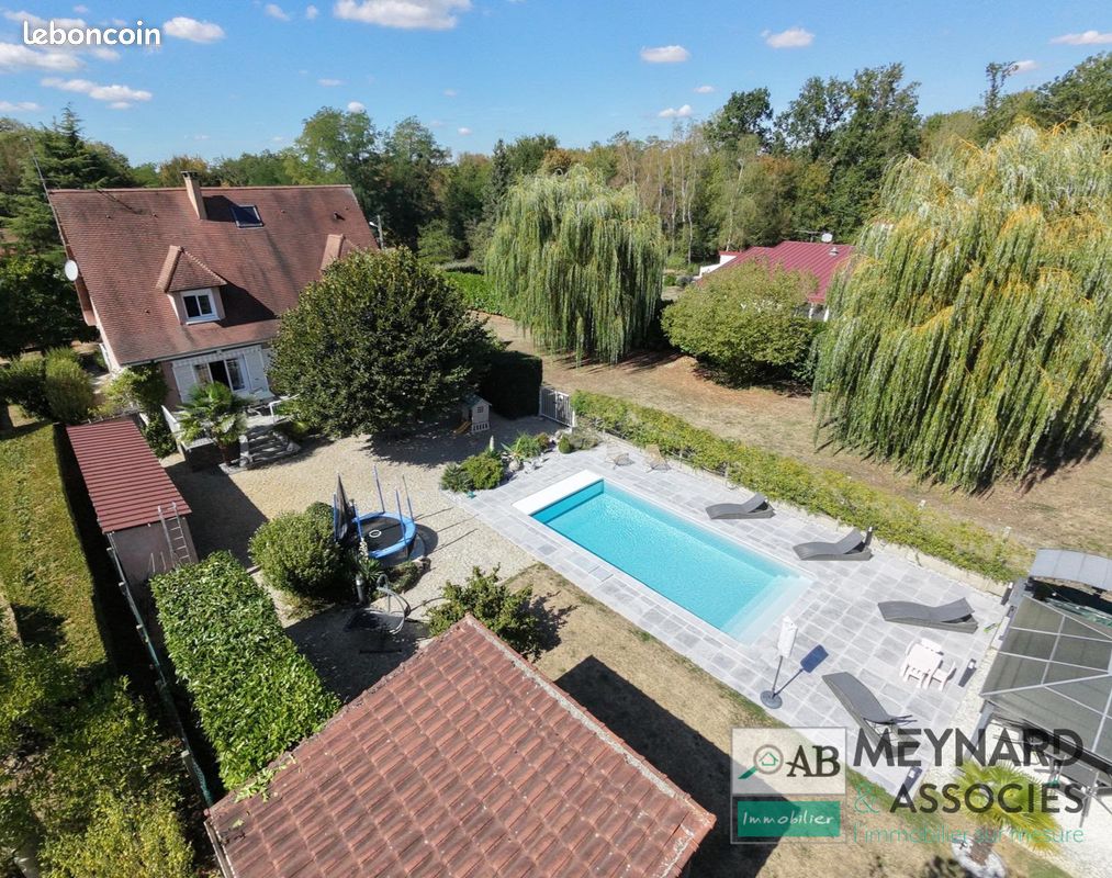 Maison 7 pièces 208 m² · à Saint-Augustin · 208 m² · 483 000 €
