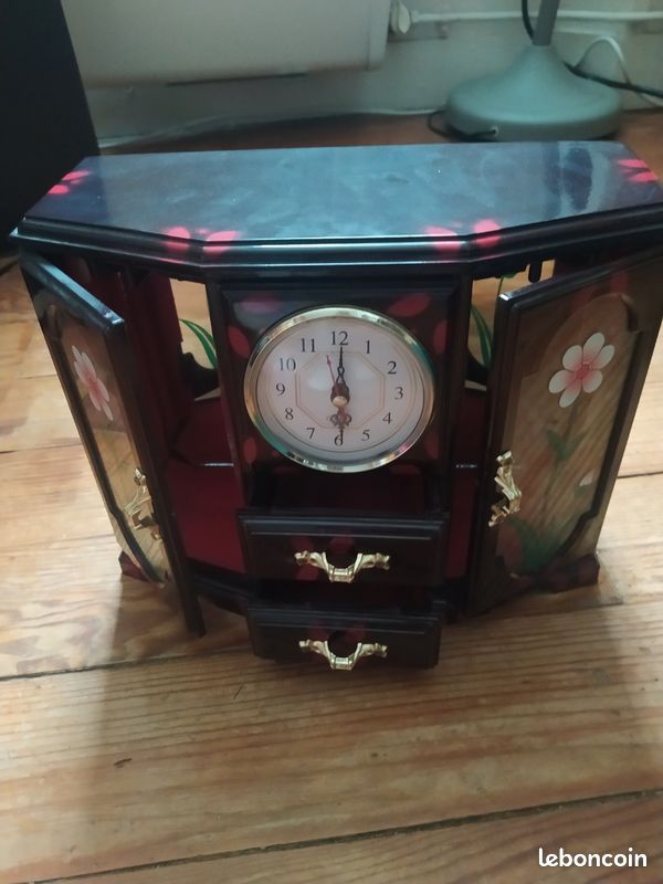Armoire à bijoux et horloge et boite à musique (image 3)