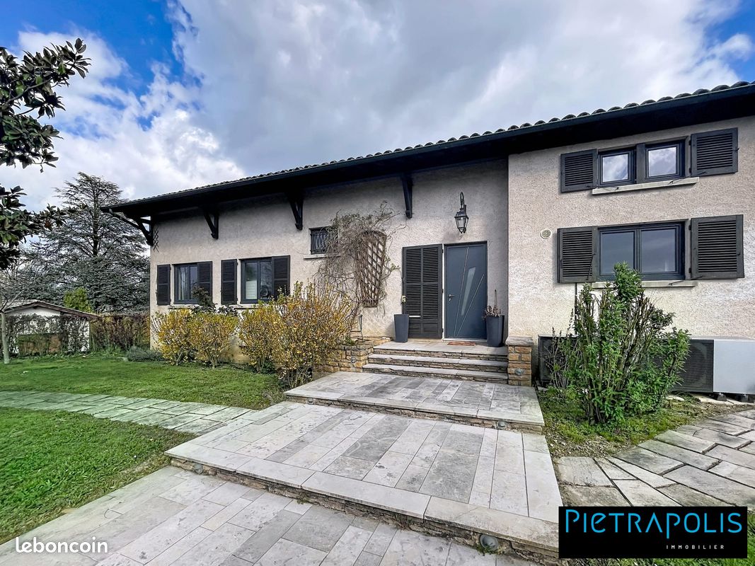 Maison 7 pièces 278 m² · à Belleville-en-Beaujolais · 278 m² · 549 000 €