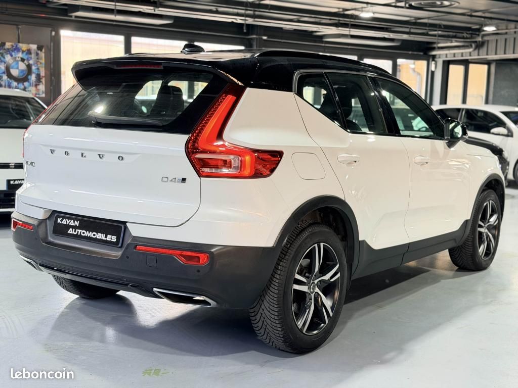 VOLVO XC40 D4 AWD 190 ch Geartronic R-Design- Toit ouvrant- Harman/Kardon- Keyless (image 3)