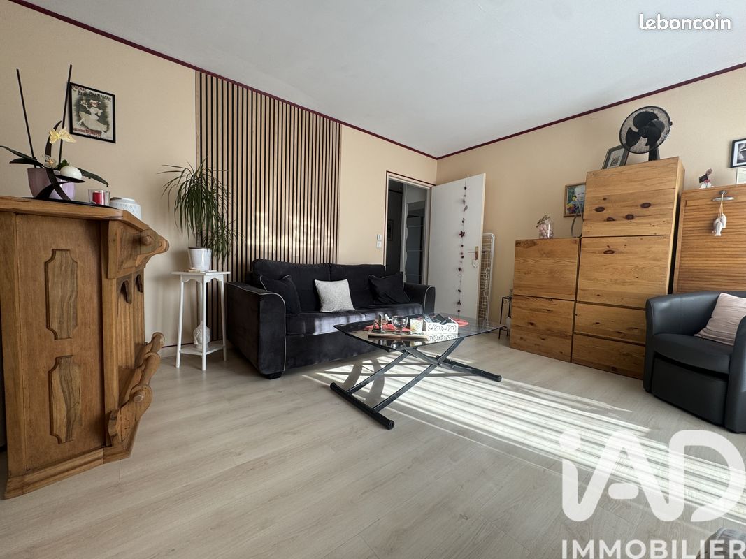 Appartement 3 pièces 64 m² · à Melun · 64 m² · 160 000 €