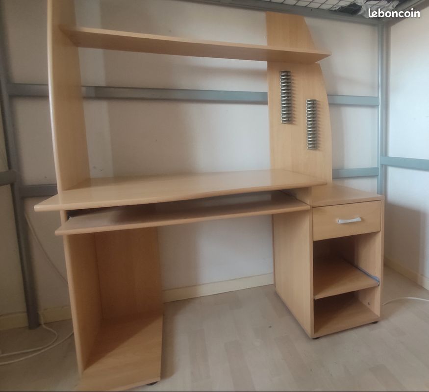 Bureau (image 1)