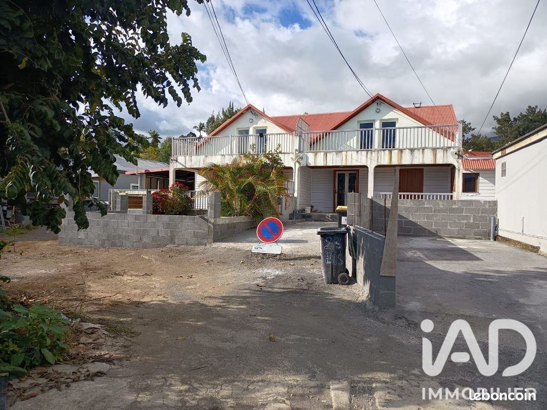 Maison 4 pièces 254 m² · au Tampon · 254 m² · 468 000 €