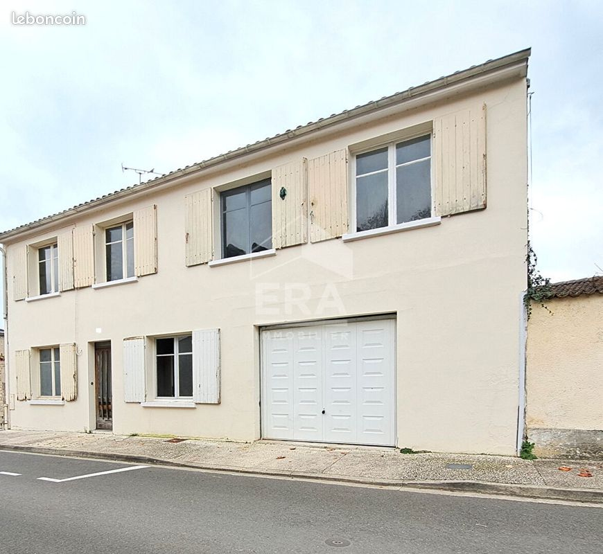 Maison 5 pièces 111 m² - Jarnac 16200 (image principale 0)