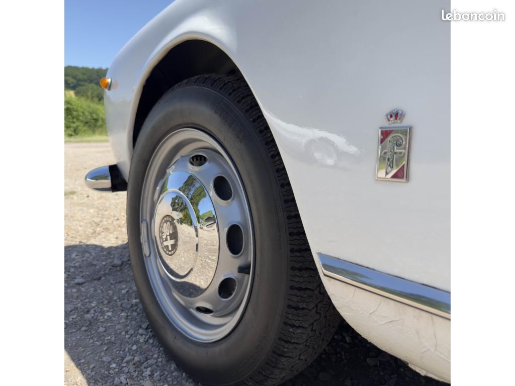 Alfa romeo giulietta spider (image 24)