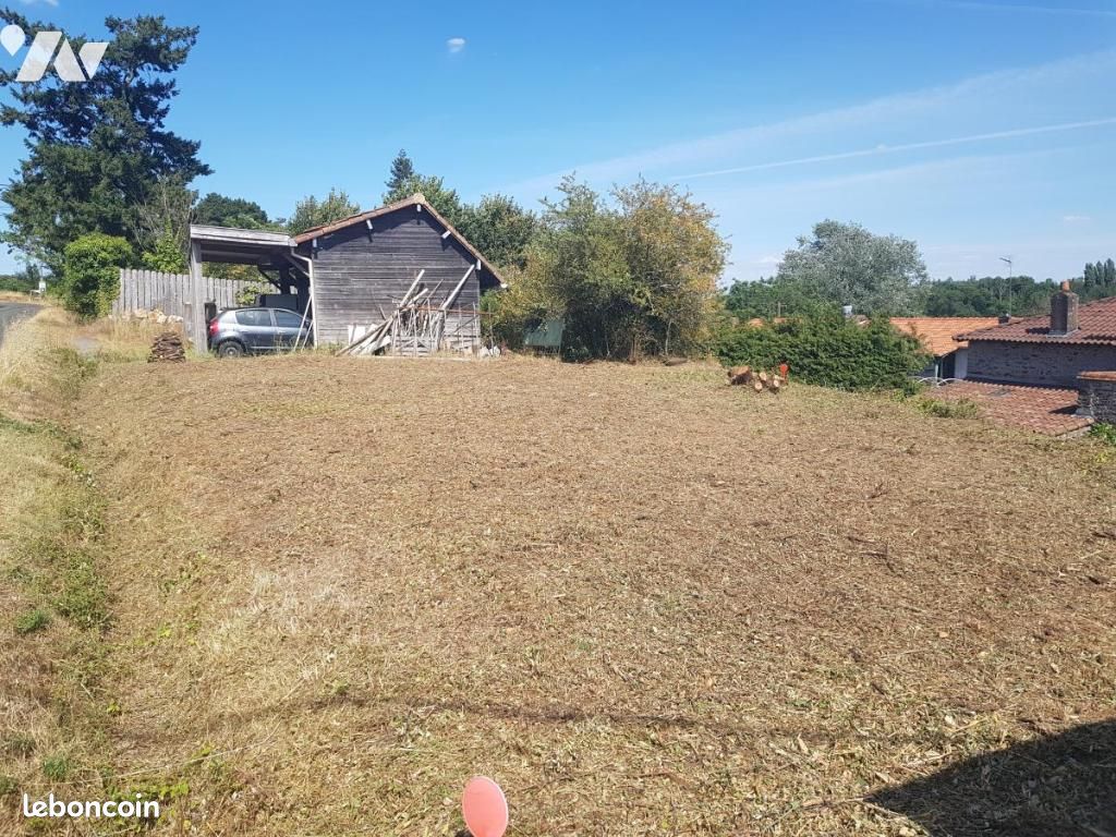 Terrain 225 m² · à Le Pallet · 225 m² · 44 000 €