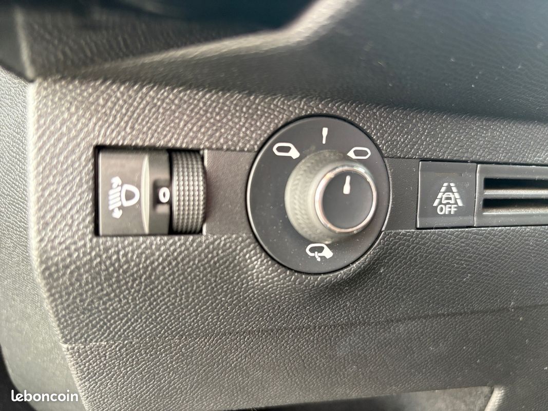 DS DS7 CROSSBACK BUSINESS 130Ch EAT 8 / RADARS AR / GPS / CLIM / CHARGEUR INDUCTION / Garantie 12 mois (image 15)