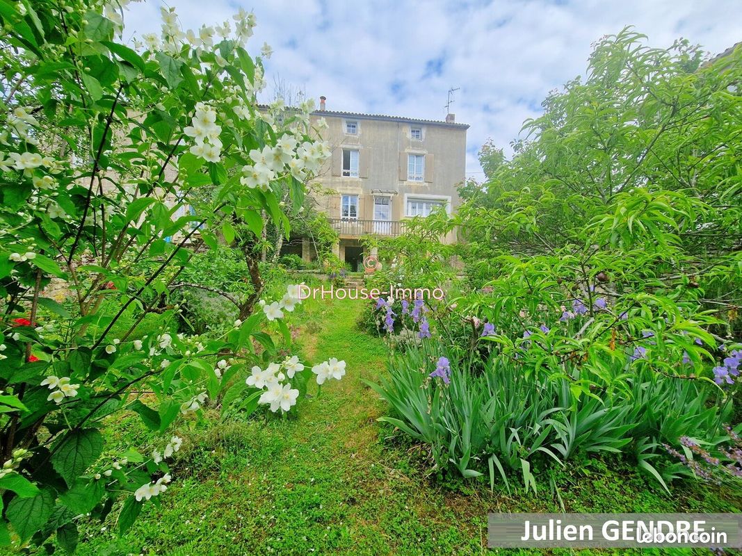 Maison 7 pièces 150 m² · à Melle · 150 m² · 195 000 €