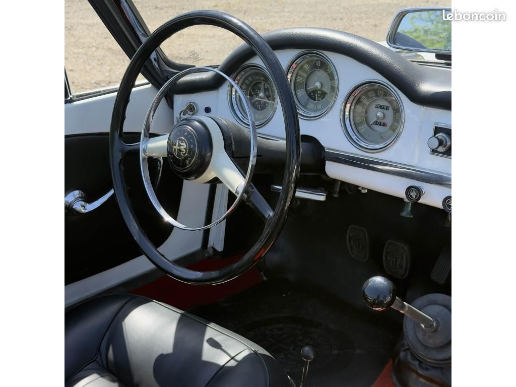 Alfa romeo giulietta spider (image 3)