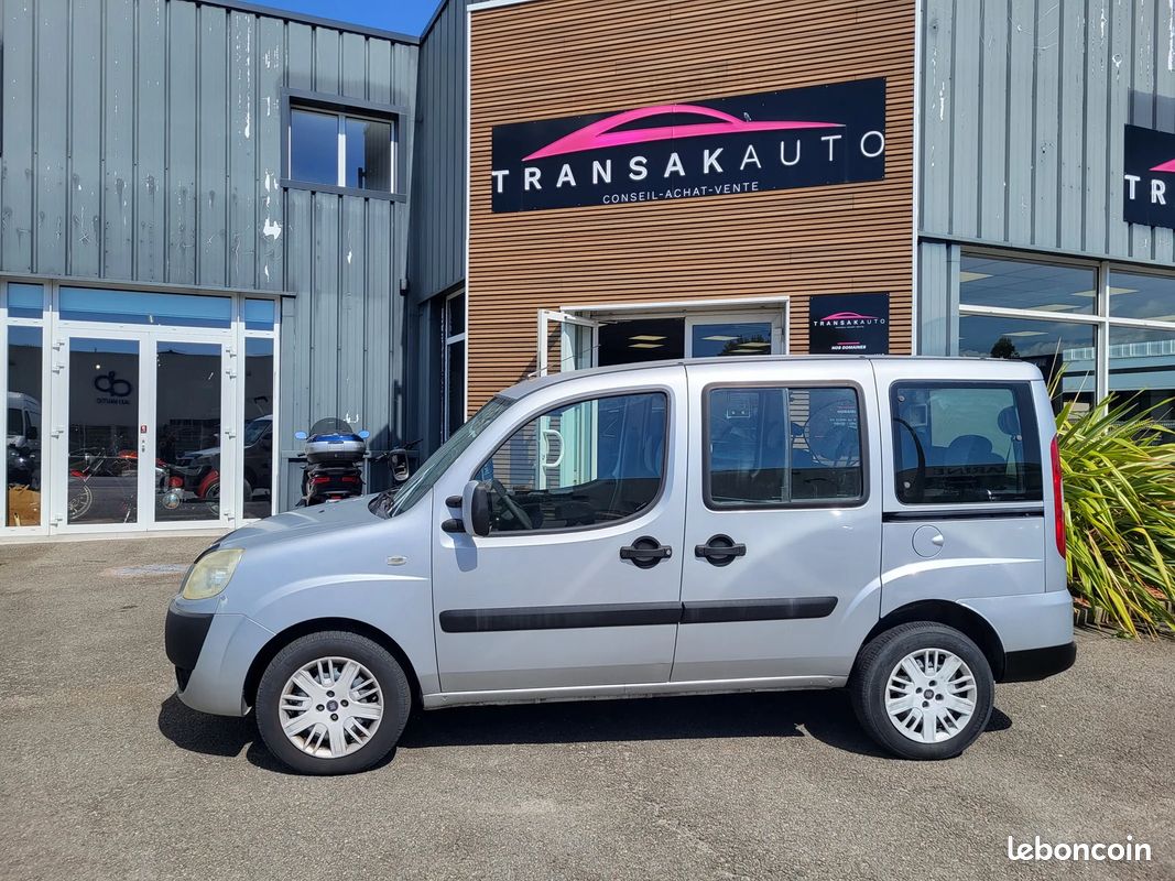 Fiat doblo family 1.9 mjt / 7 places / distri + embrayage + vidange + bougies + vanne egr neuve (image 2)