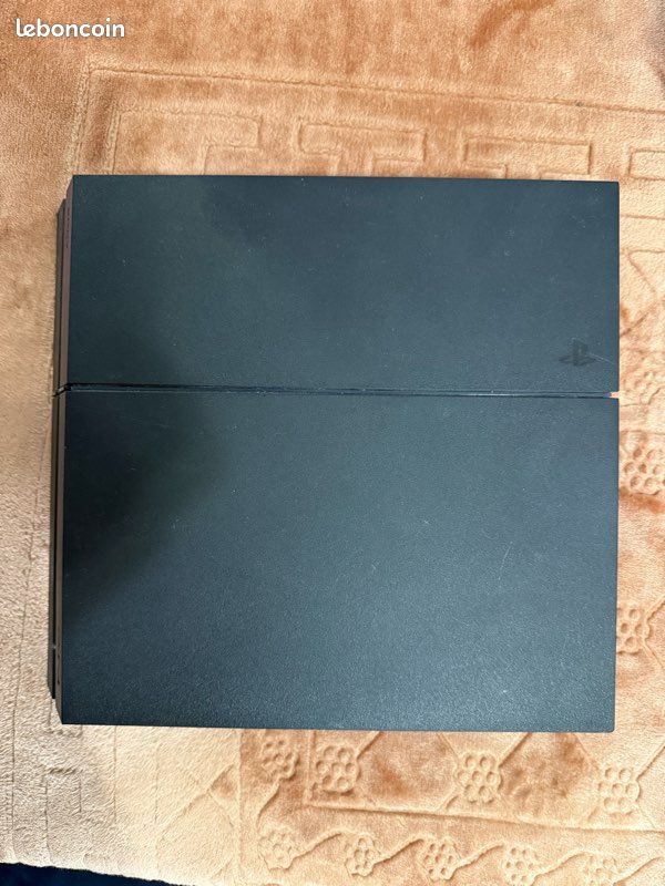 Ps4 1TB + 19 jeux + manette Sony et Subsonic + cable alimentation et hdmi (image 2)
