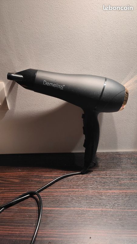 Sèche cheveux Demeliss (image 1)