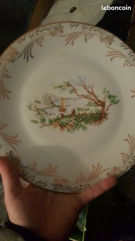 Assiette en porcelaine (image 1)