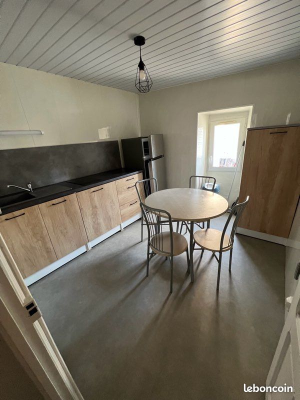 Appartement 2 pièces 27 m² · à Saint-Chély-d'Apcher · 27 m² · 380 €