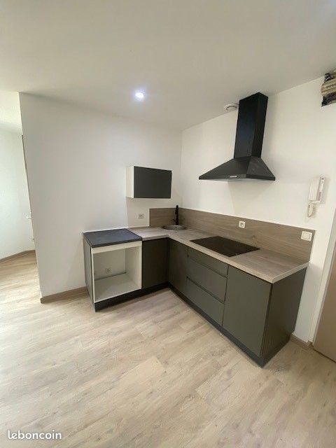 Appartement 1 pièce 28 m² · à Romans-sur-Isère · 28 m² · 300 €