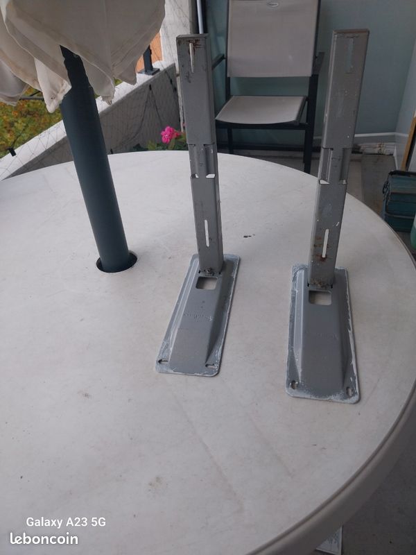 Support four (image 1)