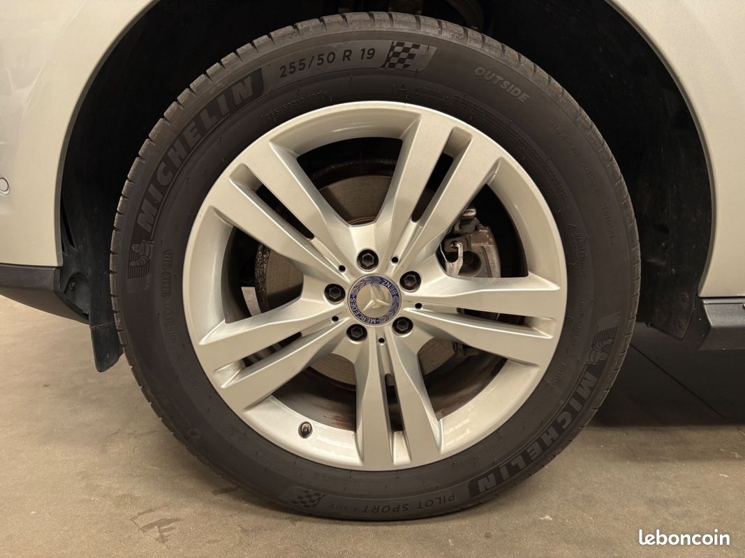 Mercedes ML 250 CDI 7G-DCT / ENTRETIEN MERCEDES / TOIT OUVRANT PANO / ATTELAGE / SIEGES AV ELEC & CHAUFFANTS (image 33)