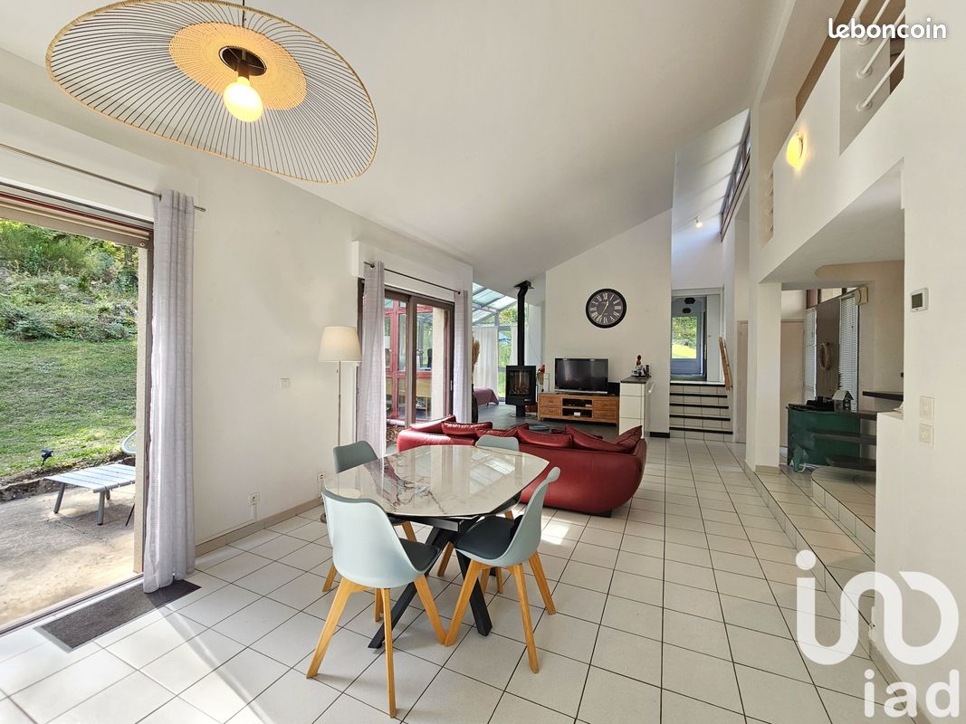 Maison 6 pièces 140 m² · à Pourchères · 140 m² · 365 000 €