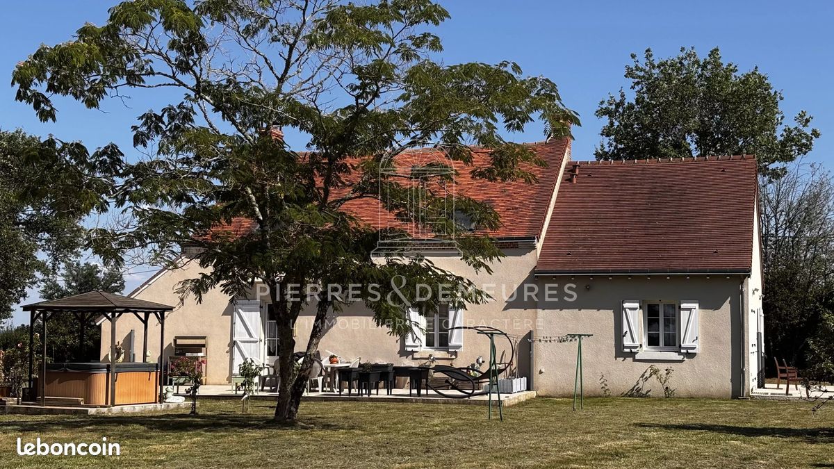 Maison 7 pièces 166 m² · à Maillet · 166 m² · 233 200 €