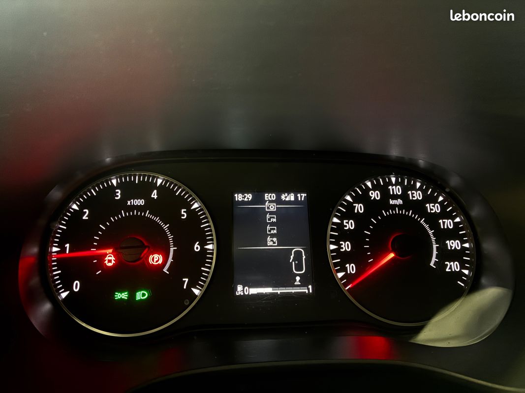 Dacia sandero stepway 1.0 eco-g gpl 100 essential - phares led / clim / bluetooth / regulateur (image 28)