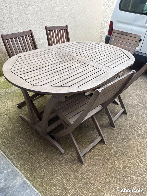 Table en bois de jardin excellent état + 5 chaises (image 1)
