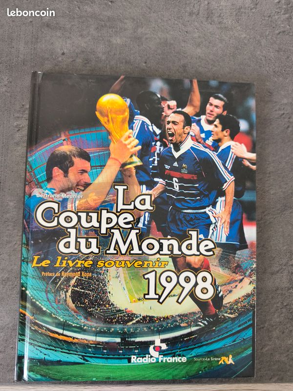 Livres COUPES DU MONDE DE FOOTBALL 1990, 1994, 1998 chaque livre à 8 euros (image 12)