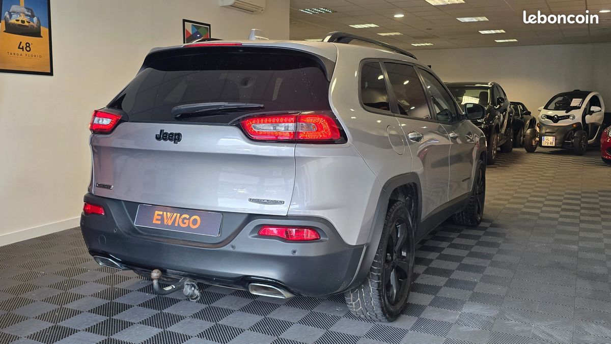 JEEP CHEROKEE 2.2 CRD 200 75EME ANNIVERSAIRE AWD ACTIVE-DRIVE BVA6 + ATTELAGe (image 9)