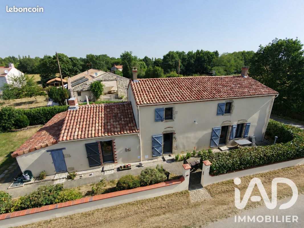 Maison 7 pièces 172 m² · à Le Girouard · 172 m² · 295 000 €