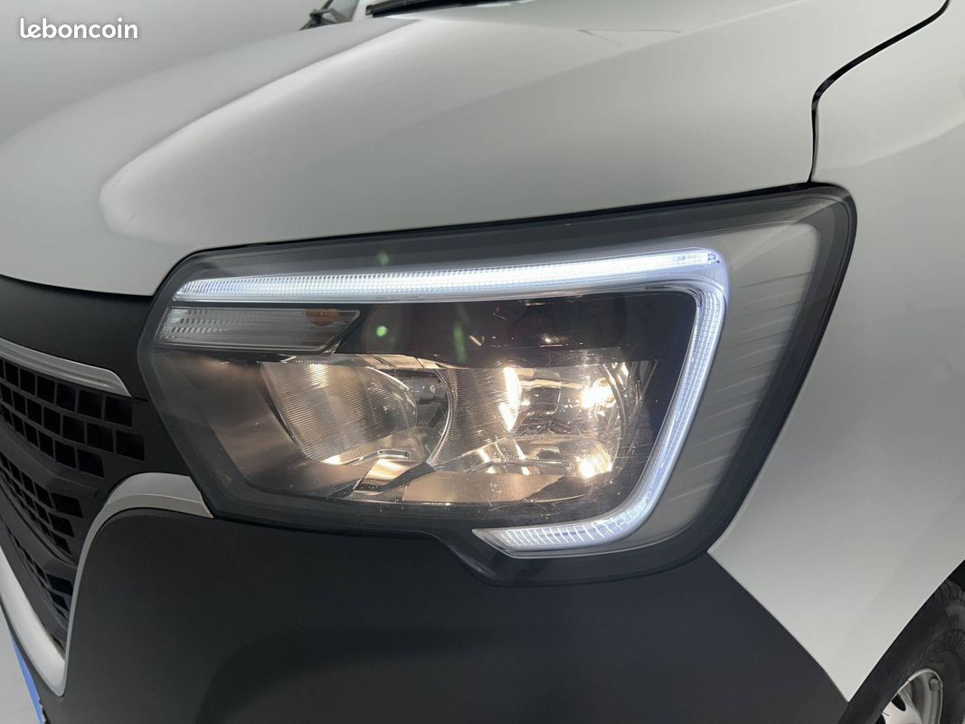 RENAULT FG Tr CF F3500 L2H2 Blue dCi 135 E6DF (image 23)