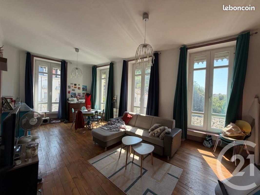 Appartement 6 pièces 154 m² · à Annonay · 154 m² · 145 000 €