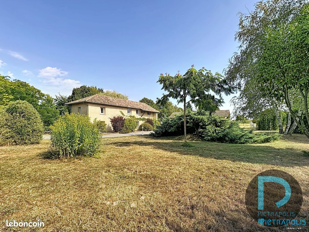 Maison 6 pièces 175 m² · à Saint-Trivier-sur-Moignans · 175 m² · 449 000 €