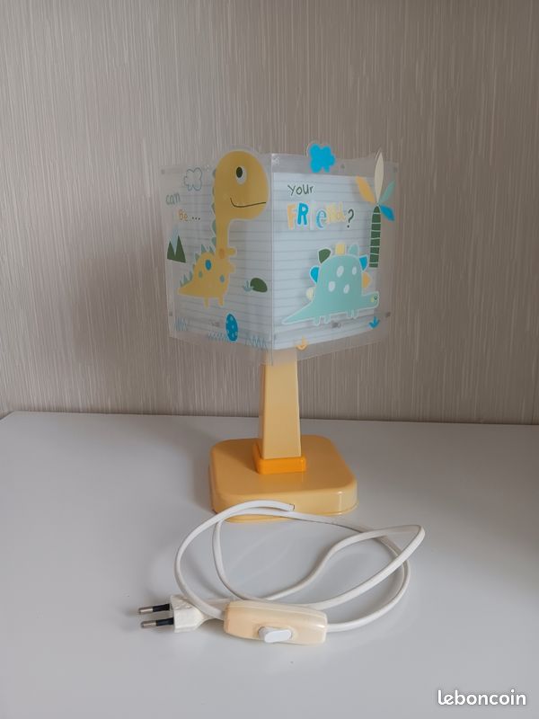 Lampe de chevet pour chambre enfant (image 1)
