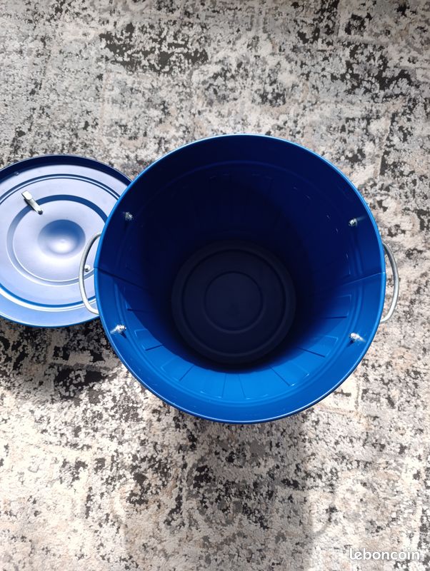 Poubelle métal 16L bleue IKEA – très bon état – pratique cuisine / salle de bain (image 4)
