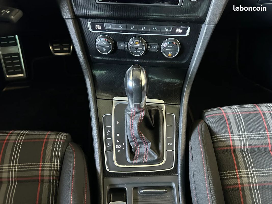 VOLKSWAGEN Golf VI 7 2.0 230ch GTI Performance DSG 7 - 2014 - Suivi complet - Boîte auto - LED (image 20)