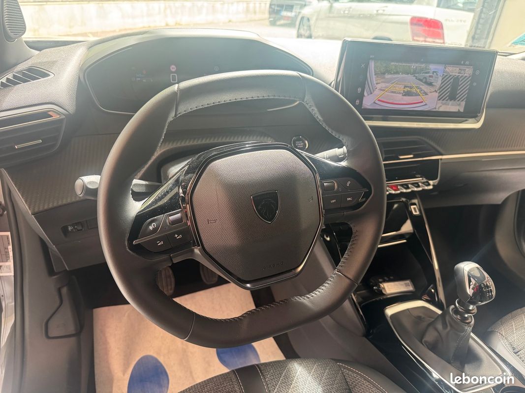 Peugeot 2008 Nouveau 100ch BVM6 Allure *PRIX HORS TAXE Affiché* EXPORT 2025 22461KM (image 13)