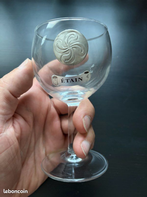 Lot bouteille + 12 verres avec motifs en étain (image 3)