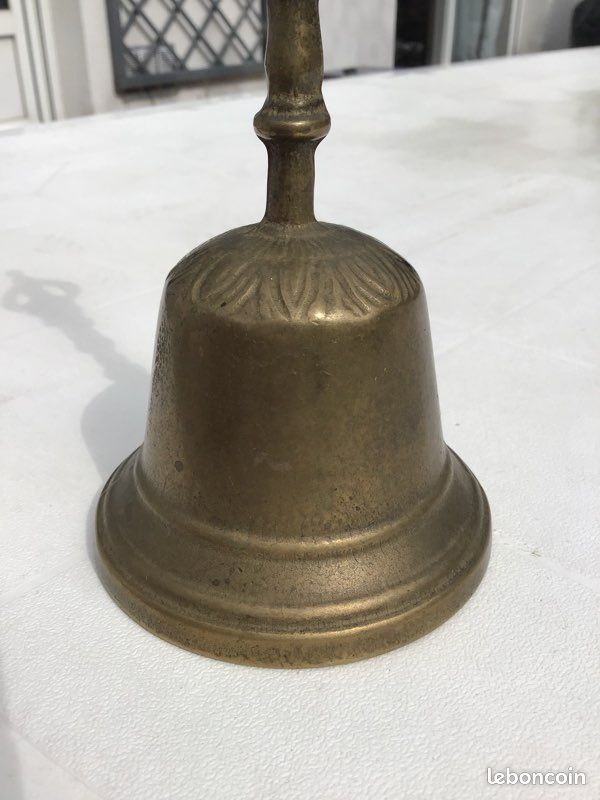 Cloche en bronze (image 4)