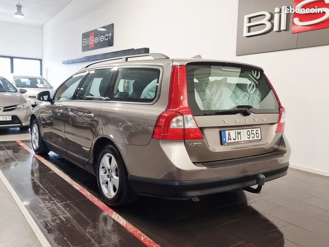 Volvo V70 2.0F 145CH Flexifuel Kinetic - Suivi Complet - BVM - Attelage - 170000KM (image 5)
