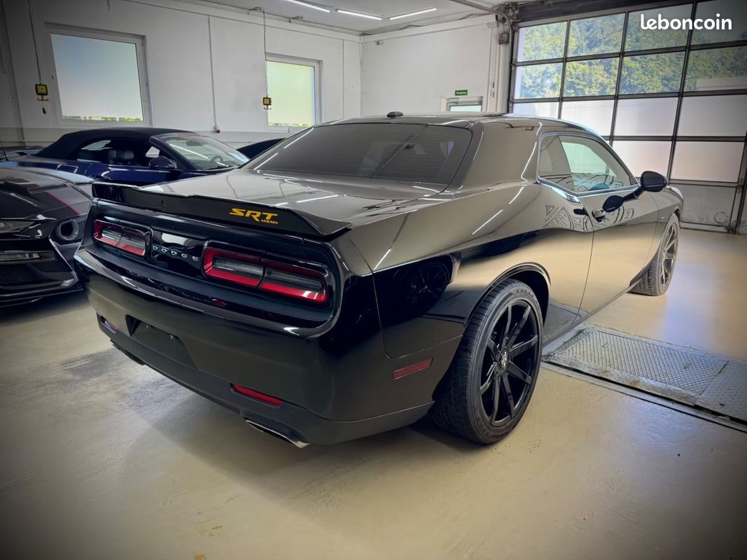 Dodge CHALLENGER R/T 5.7 V8 HEMI 381 ch – Toit ouvrant – CarPlay – Cuir intégral (image 5)