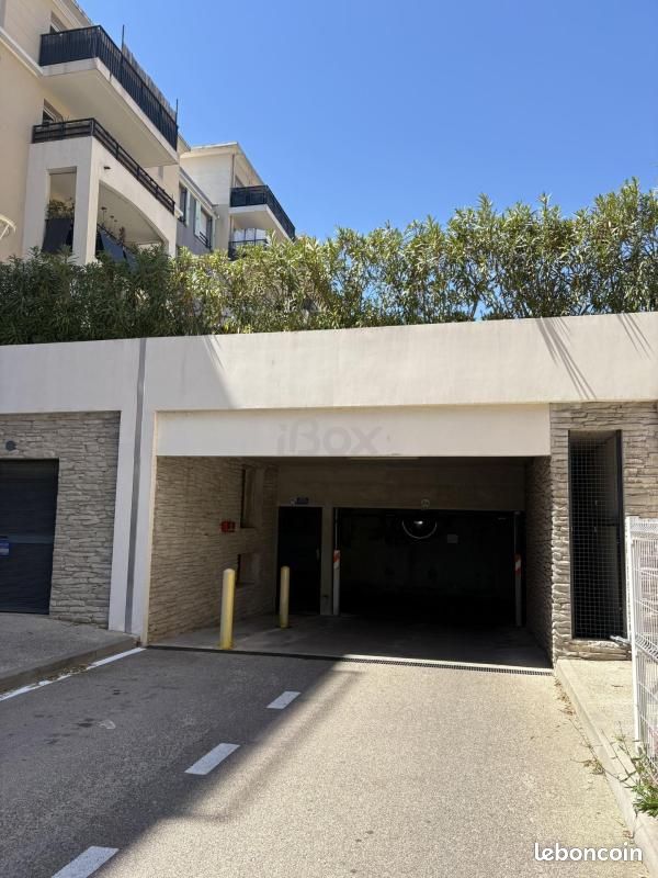 Garage/box Toulon · 96 €/mois