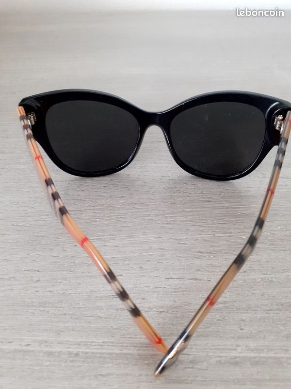 Lunette de soleil femme (image 4)