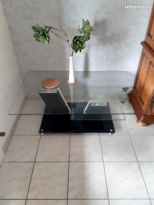 Table de salon en verre (image 1)