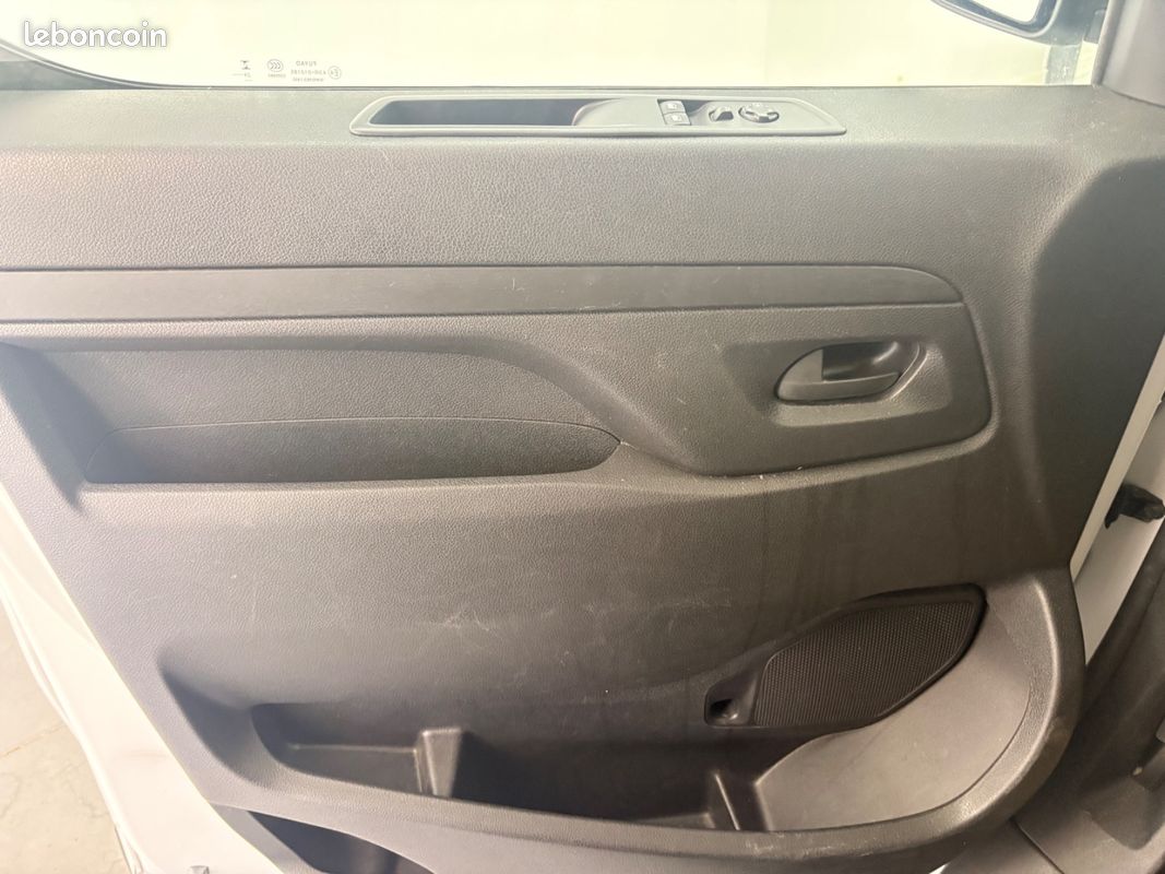 Peugeot EXPERT FOURGON M (L2) Cabine Repliable entretien complet/6 places (image 31)