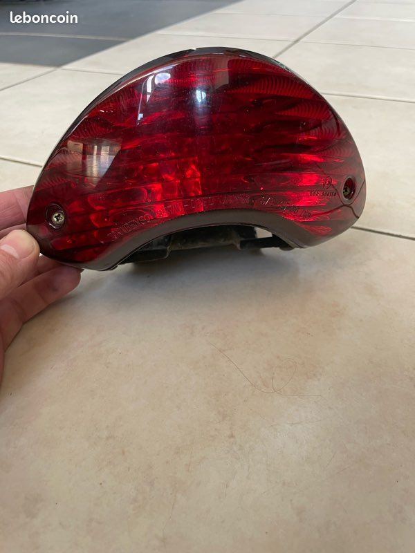 Feu AR Suzuki TL1000S (image 1)